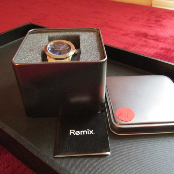 A11-NIB Ashtyn Fossil 3 hand Remix Stainless Steel 36mm Watch Blue Pearl Face - Picture 6 of 6